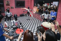 善风险分管和投资退出机制